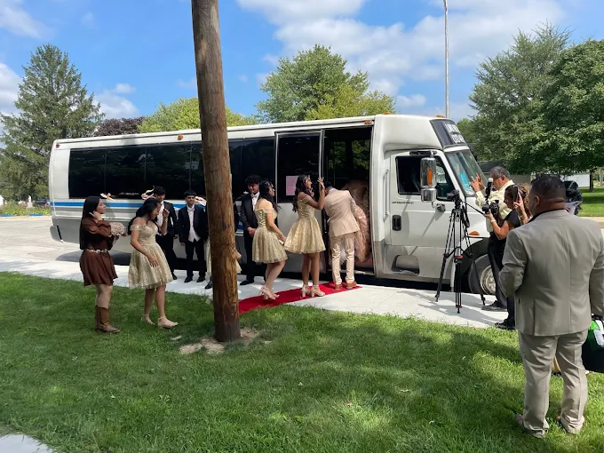 Red Carpet party Bus